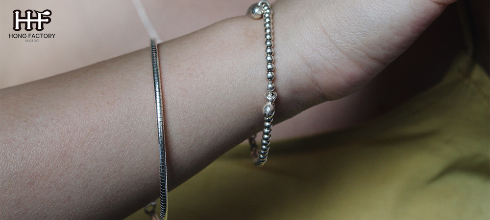 What are the benefits of choosing a solid sterling Byzantine chain silver